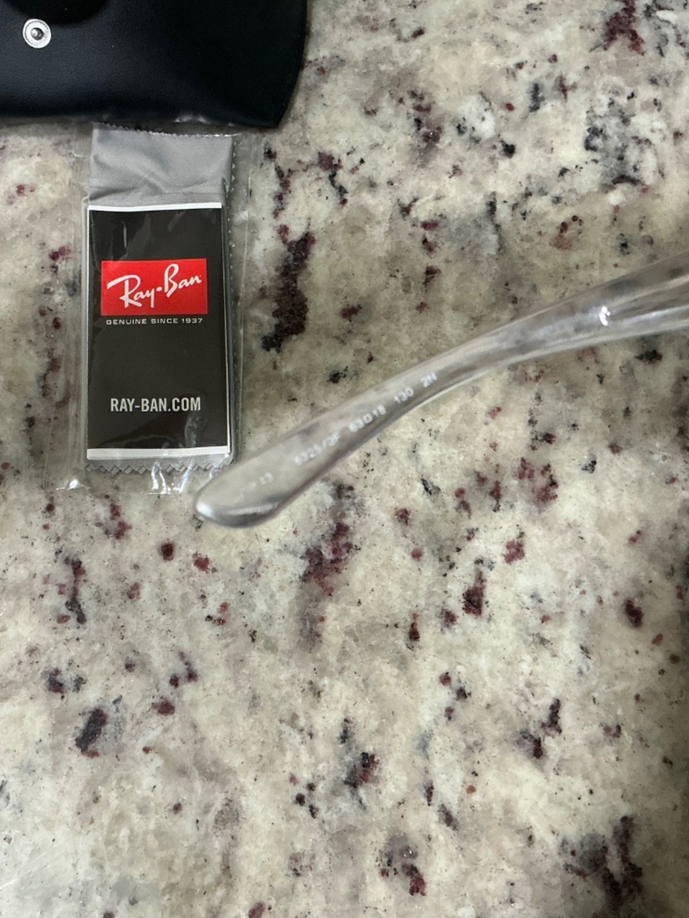 Authentic Ray Ban sunglasses - Picture 3 of 3